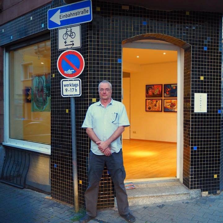 Plínio Santos Filho em sua exposição individual, Frankfurt